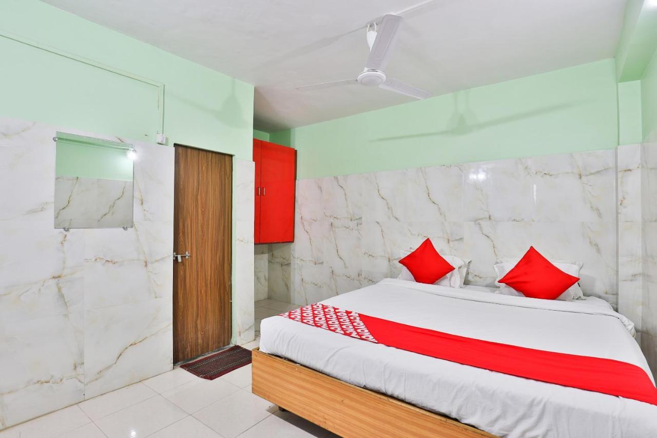 Oyo 24833 Hotel Silver Daman Bagian luar foto