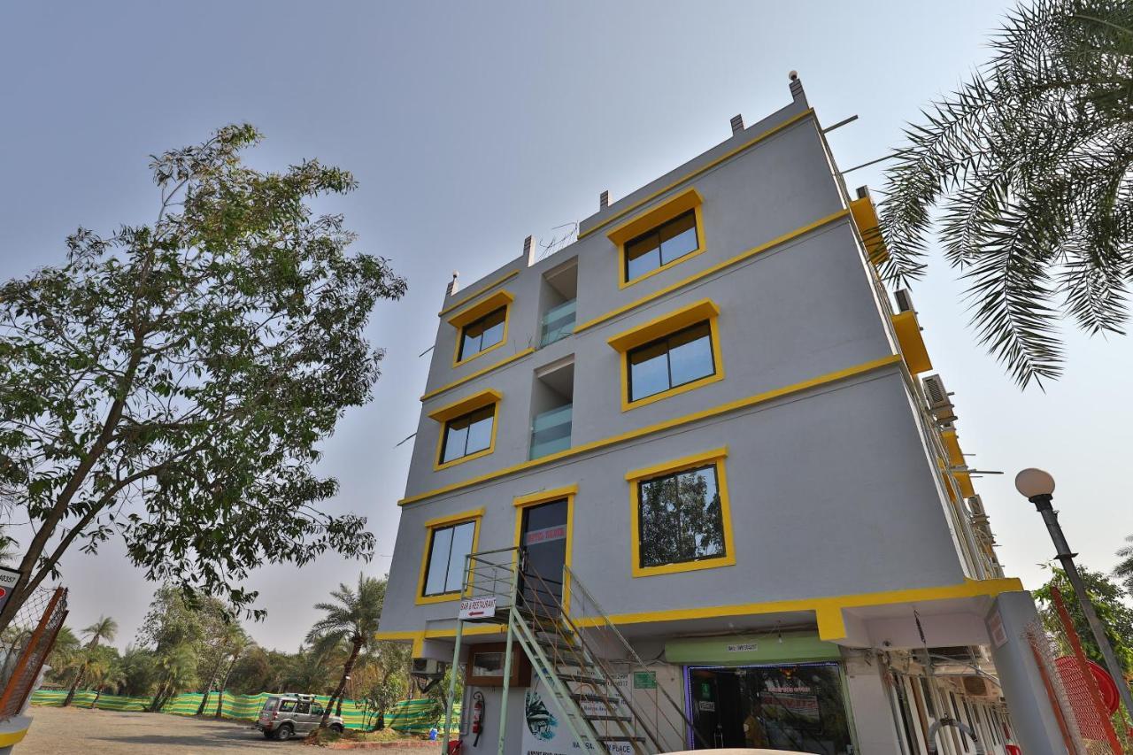 Oyo 24833 Hotel Silver Daman Bagian luar foto