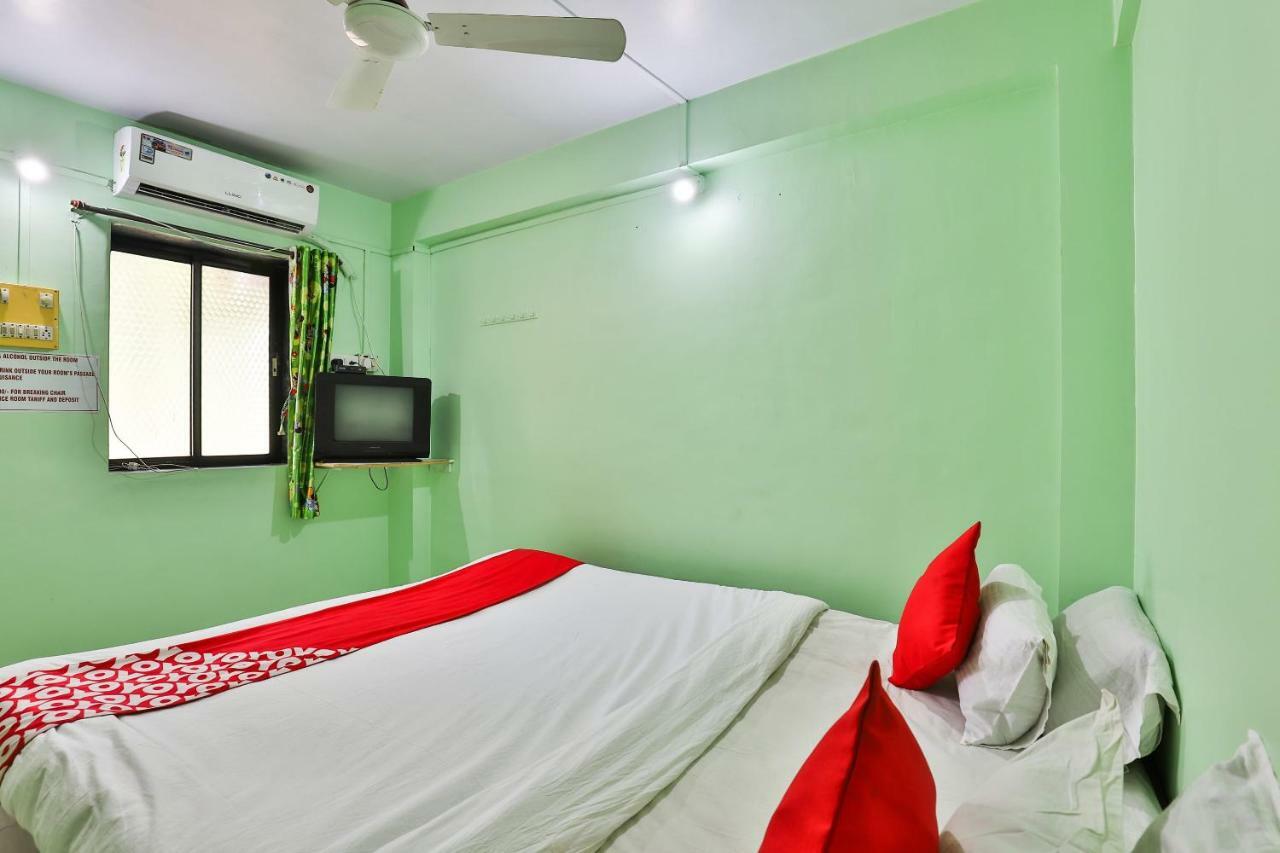 Oyo 24833 Hotel Silver Daman Bagian luar foto