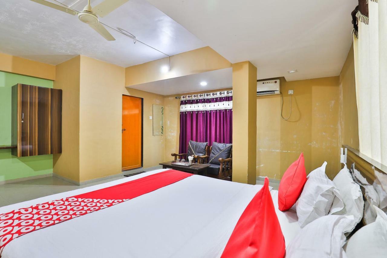 Oyo 24833 Hotel Silver Daman Bagian luar foto